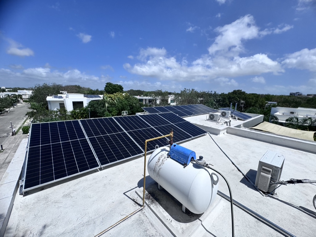 43A7D85C-052D-4E2A-94EA-1FFA68FD1618_1_105_c